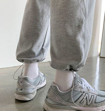 Load image into Gallery viewer, RT No. 1456 KNITTED DRAWSTRING SWEATPANTS
