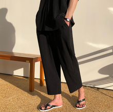 Load image into Gallery viewer, RT No. 2042 PLEATED ANKLE WIDE PANTS
