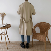 Load image into Gallery viewer, RT No. 2794 LIGHT BROWN TRENCH COAT
