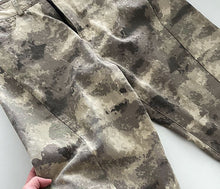 Load image into Gallery viewer, RT No. 5023 DESERT CAMO WIDE STRAIGHT JEANS
