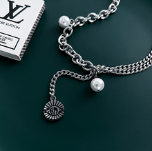 Load image into Gallery viewer, PENDANT HALF PEARL CHAIN NECKLACE
