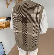 Load image into Gallery viewer, RT No. 3211 V-NECK PLAID VEST

