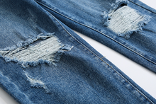 Load image into Gallery viewer, RT No. 1533 DISTRESSED CROPPED JEANS
