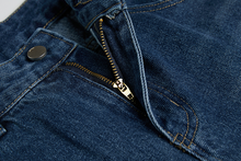 Load image into Gallery viewer, RT No. 2562 SLIM ANKLE DENIM JEANS
