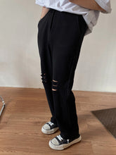 Load image into Gallery viewer, RT No. 1495 DISTRESSED SWEATPANTS
