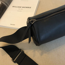 Load image into Gallery viewer, BLACK SMALL ROUND SHOULDER BAG
