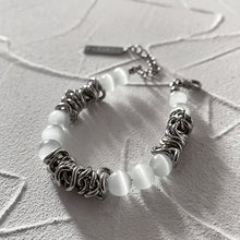 Load image into Gallery viewer, WHITE PEARL CHAIN BRACELET
