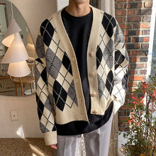 Load image into Gallery viewer, RT No. 1141 DIAMOND CARDIGAN
