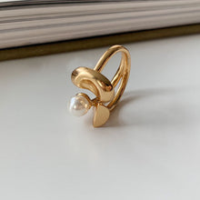 Load image into Gallery viewer, Adele Chic Pearl Gold Ring
